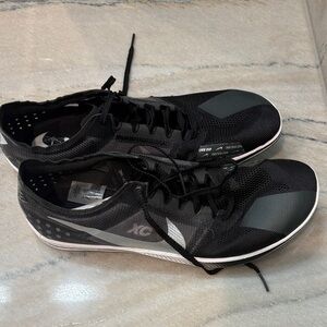 Black XC ZoomX dragonflys(comes with spikes and spike remover)